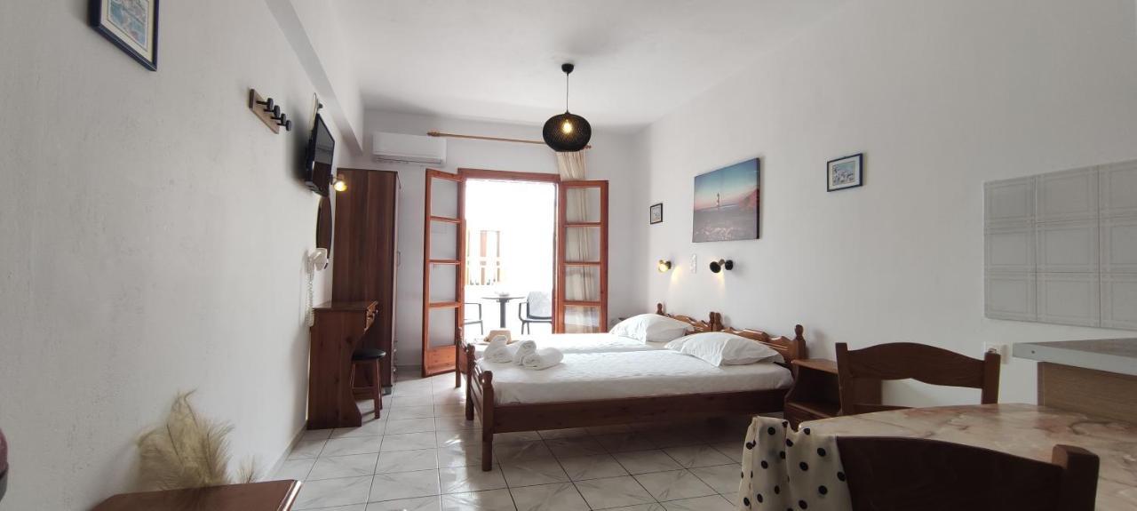 Kapetanos Rooms Naxos City ภายนอก รูปภาพ