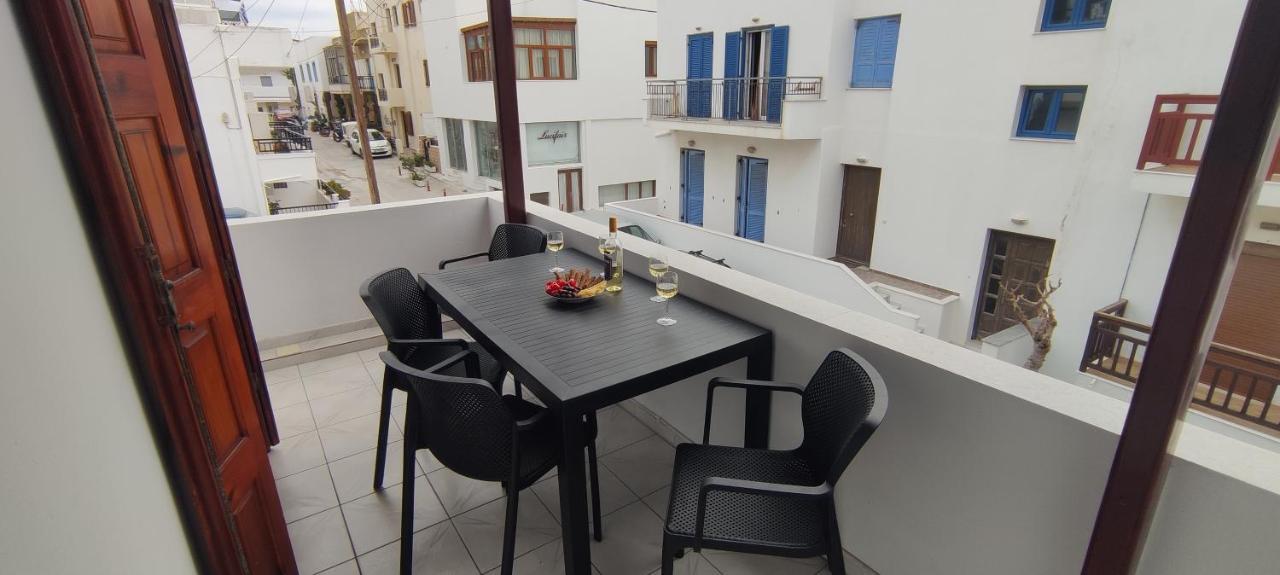 Kapetanos Rooms Naxos City ภายนอก รูปภาพ