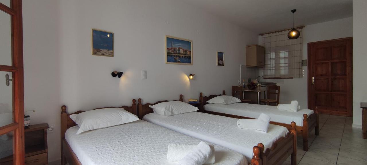Kapetanos Rooms Naxos City ภายนอก รูปภาพ