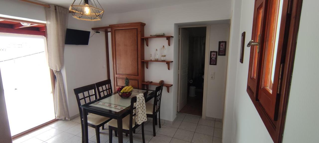 Kapetanos Rooms Naxos City ภายนอก รูปภาพ