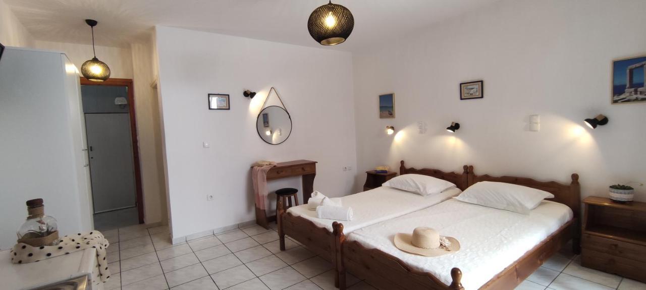Kapetanos Rooms Naxos City ภายนอก รูปภาพ