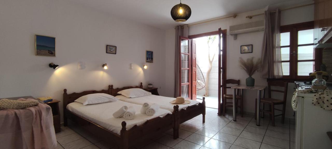 Kapetanos Rooms Naxos City ภายนอก รูปภาพ