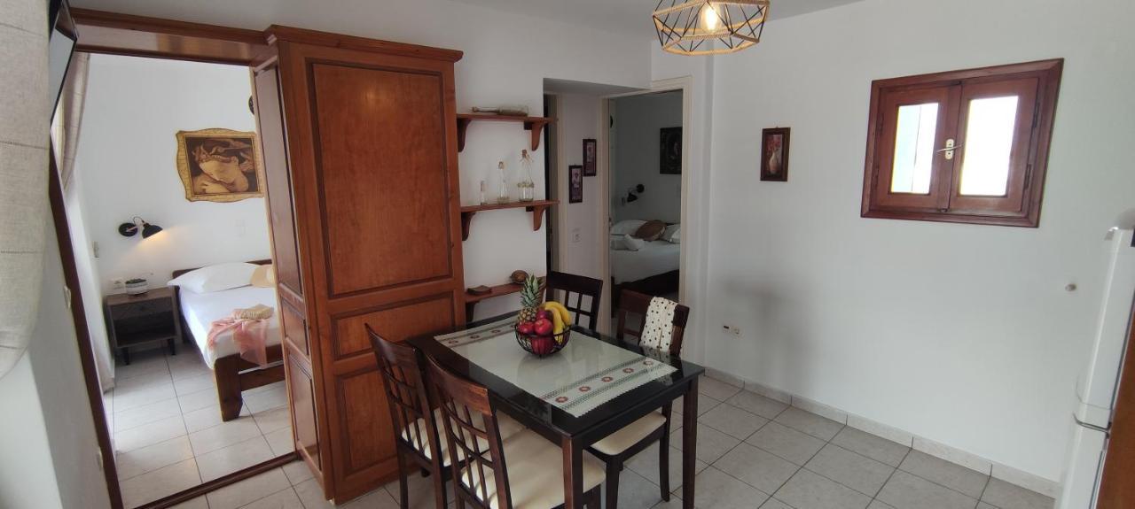 Kapetanos Rooms Naxos City ภายนอก รูปภาพ