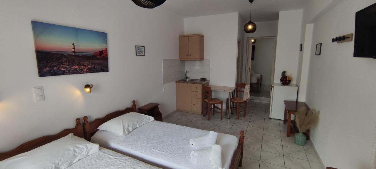 Kapetanos Rooms Naxos City ภายนอก รูปภาพ