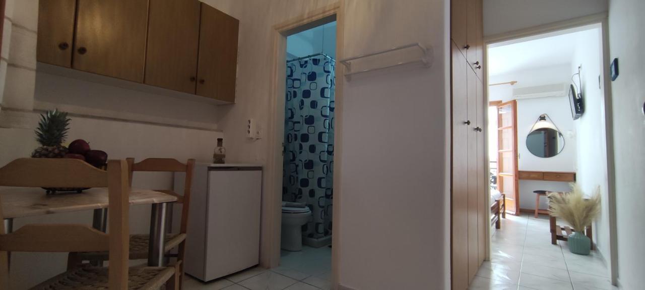 Kapetanos Rooms Naxos City ภายนอก รูปภาพ