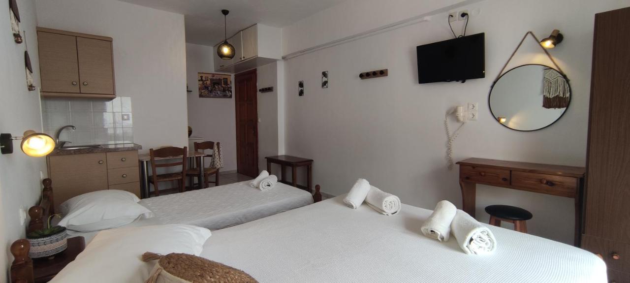 Kapetanos Rooms Naxos City ภายนอก รูปภาพ