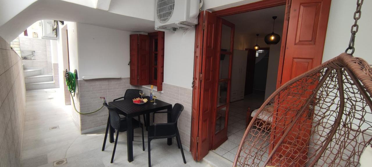 Kapetanos Rooms Naxos City ภายนอก รูปภาพ