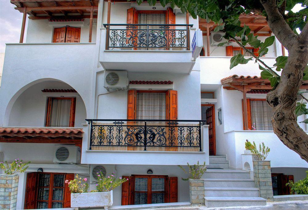 Kapetanos Rooms Naxos City ภายนอก รูปภาพ