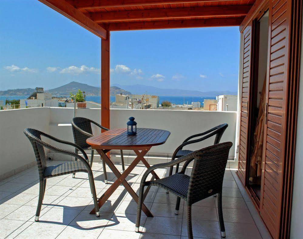 Kapetanos Rooms Naxos City ภายนอก รูปภาพ